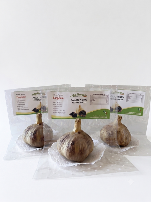 Aglio nero fermentato in teste
