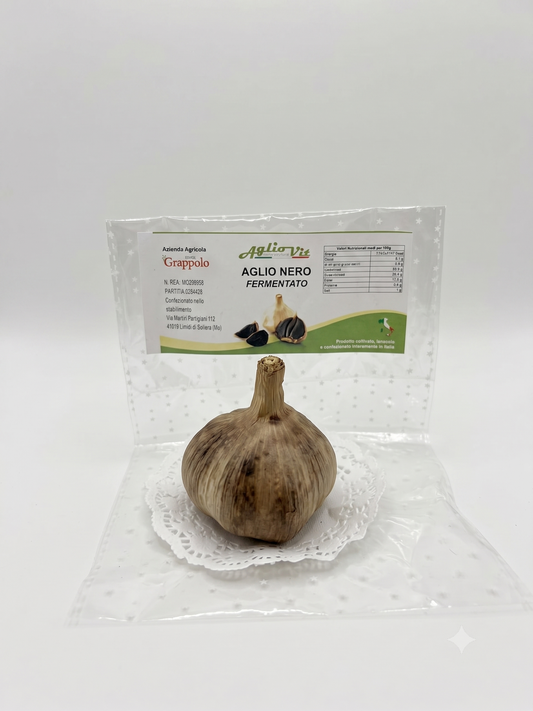 Aglio nero fermentato in teste